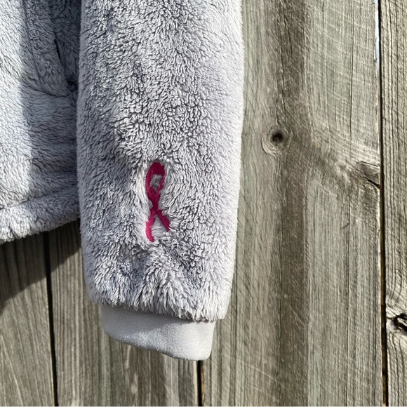 GUC The North Face Women’s L Gray Fur Jacket with Breast Cancer Ribbon (1 flaw) - Picture 5 of 15